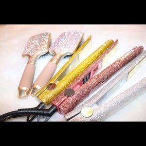 🤩BLING STRAIGHTENER AND BRUSH SET🙋🏻‍♀️🤩